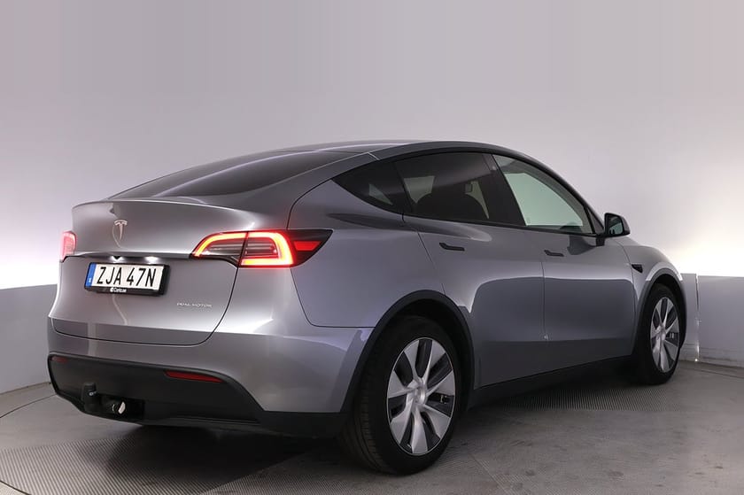 Bild 5 av Tesla Model Y Long Range AWD Autopilot Panorama Drag