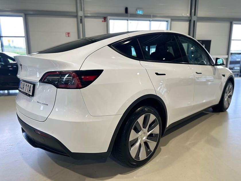 Bild 4 av Tesla Model Y Long Range AWD Drag 514hk