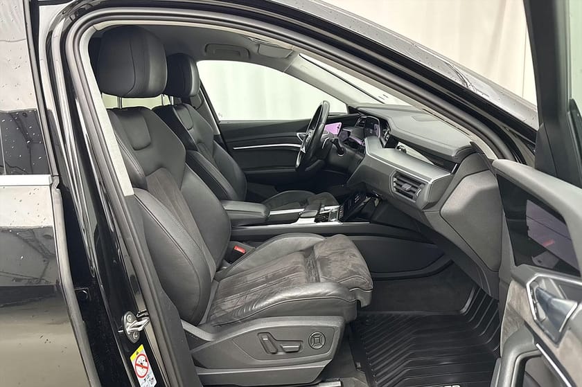 Bild 3 av Audi e-tron 55 quattro Q Proline Luftfjädring Läder/Alcantara HUD 360° Navi 408hk