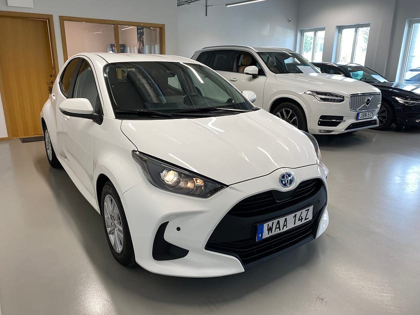 Bild 3 av Toyota Yaris Hybrid CVT Active Euro 6 B-kamera Moms