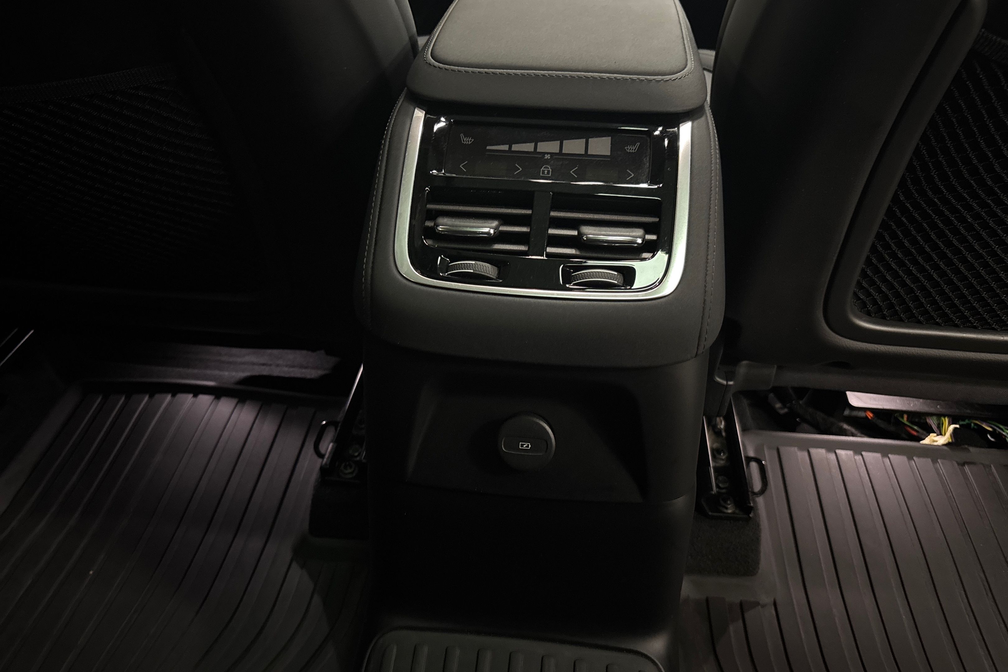 Volvo XC90 T8 Plug-In Hybrid AWD Geartronic, 8-trins, 456ps, 2026