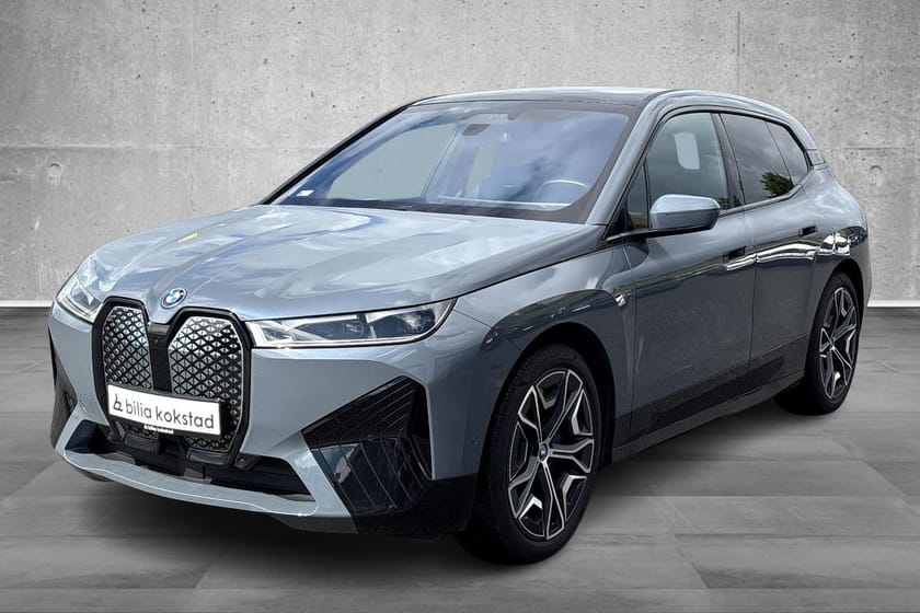 Bilde 1 av BMW iX xDrive40 FullyCharged/Harman Kardon/Panorama/ACC/R.Kamera/22+21