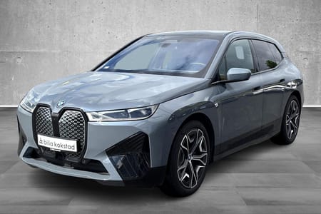 BMW iX xDrive40 FullyCharged/Harman Kardon/Panorama/ACC/R.Kamera/22+21