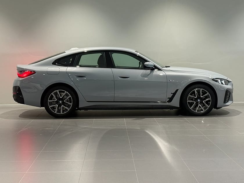 Bild 3 av BMW i4 eDrive40 Gran Coupé M Sport Active Edition Drag Adpt Farth Rattv