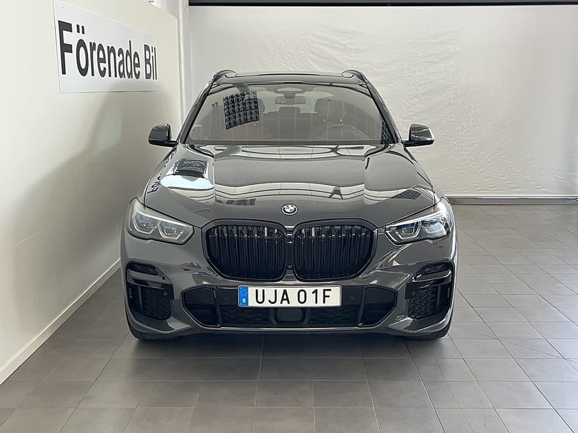 Bild 2 av BMW X5 xDrive45e iPerformance M Sport Panorama HeadUp HiFi Drag KomfortStol