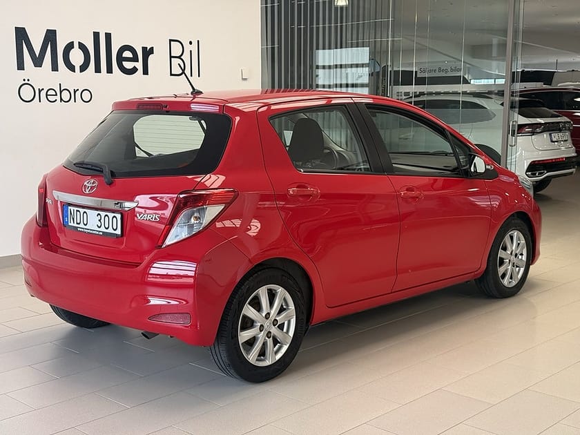 Bild 2 av Toyota Yaris 1.33 Dual 99hk Automat/Backkamera/Vinterhjul