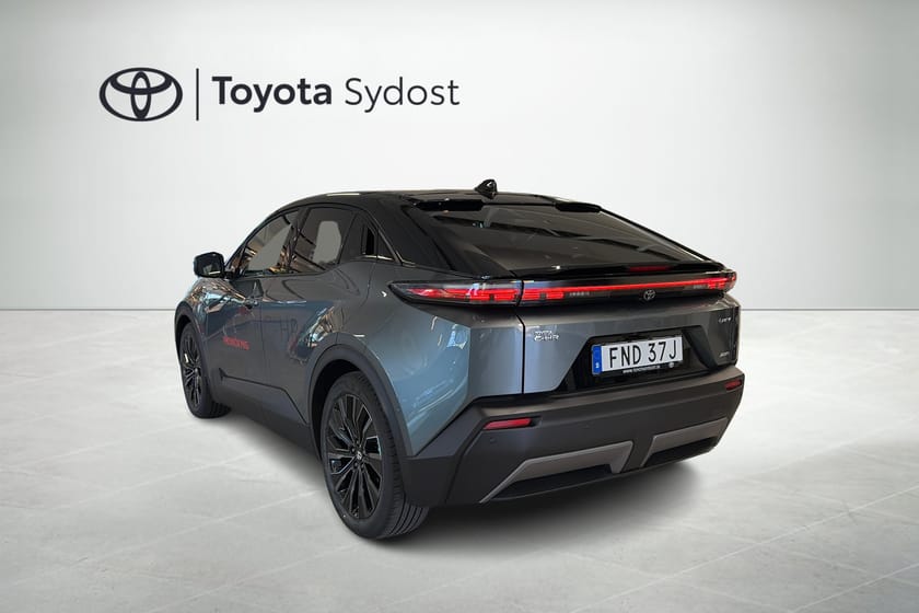 Bild 3 av Toyota C-HR+ Executive AWD Panorama JBL