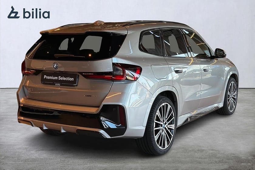 Bild 4 av BMW iX1 xDrive30 xDrive 30 M Sport | Innovation | 360° | H&K | Drag | 20