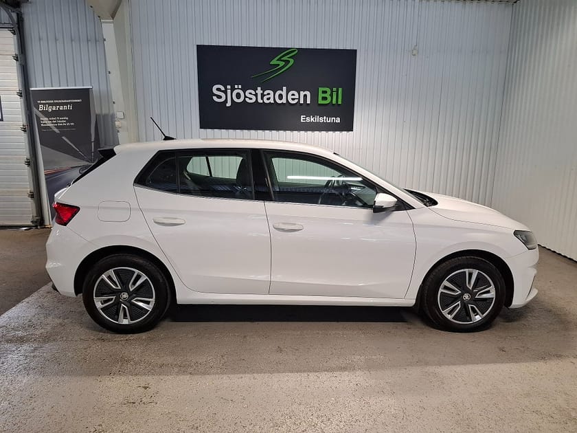 Bild 4 av Škoda Fabia Skoda 1.0 TSI Ledljus Smart Link Backsensorer Farthållare