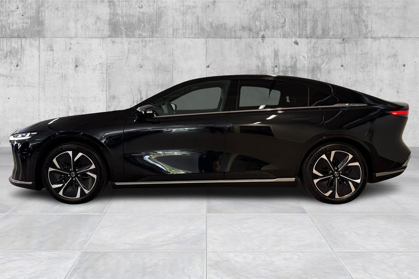 Bilde 2 av Mazda 6e Standard Range SR Takumi/360/Panorama/Sony/HeadUp/479wltp