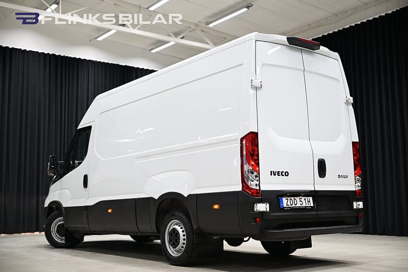 Bild 3 av Iveco Daily 35-140 Van 136HK Automat|L3H2|Webasto|3.5ton-dragvikt|Lågmil|Moms
