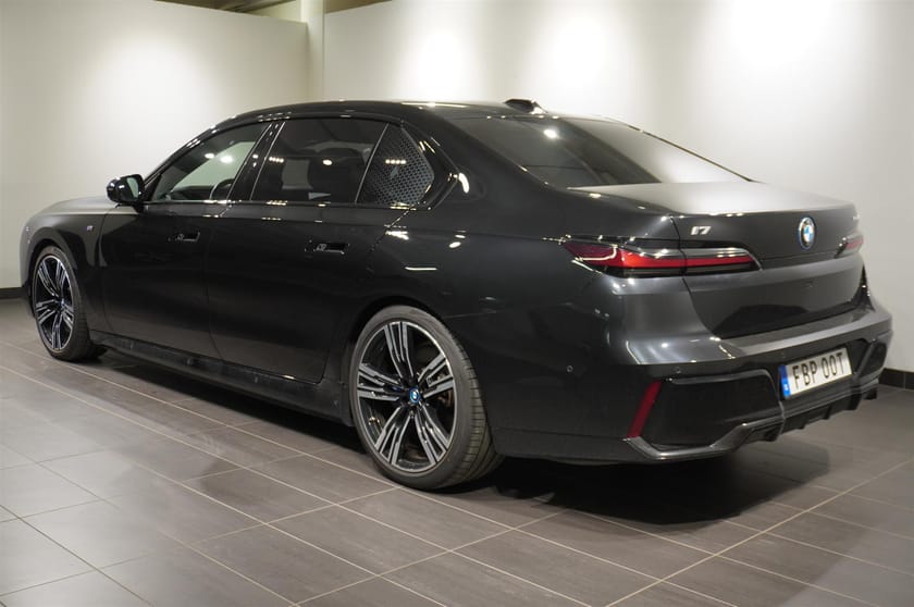 Bild 2 av BMW i7 xDrive60 M Sport Executive Connoisseur Innovation B W