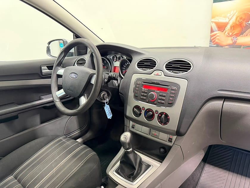 Bild 2 av Ford Focus Kombi 1.8 Flexifuel Titanium,trend Euro4 Ny besiktigad!