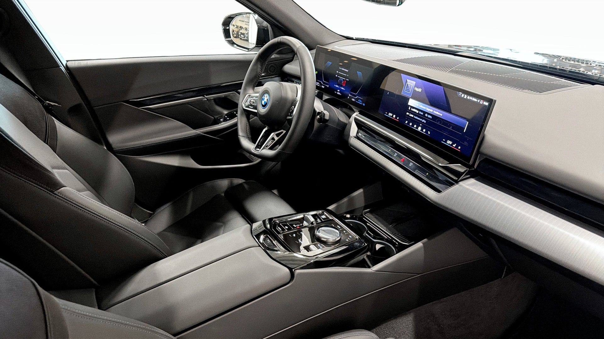 BMW 530 e xDrive Touring 2026, kuva 3/23