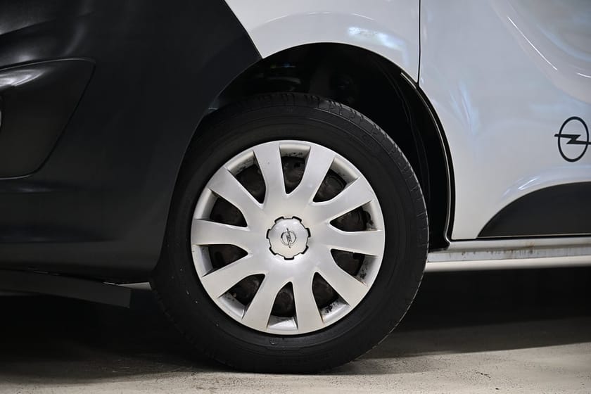 Bild 4 av Opel Vivaro Skåpbil CDTi 125HK L2 Dubbeldörr|Drag|Värmare|GPS|Backkamera