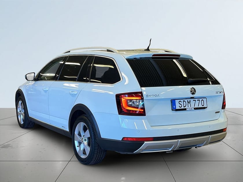 Bild 5 av Škoda Octavia Scout Skoda 2.0TDI Businessline Drag/P-Värm/MoK/P-Sens/S&V/Rem bytt
