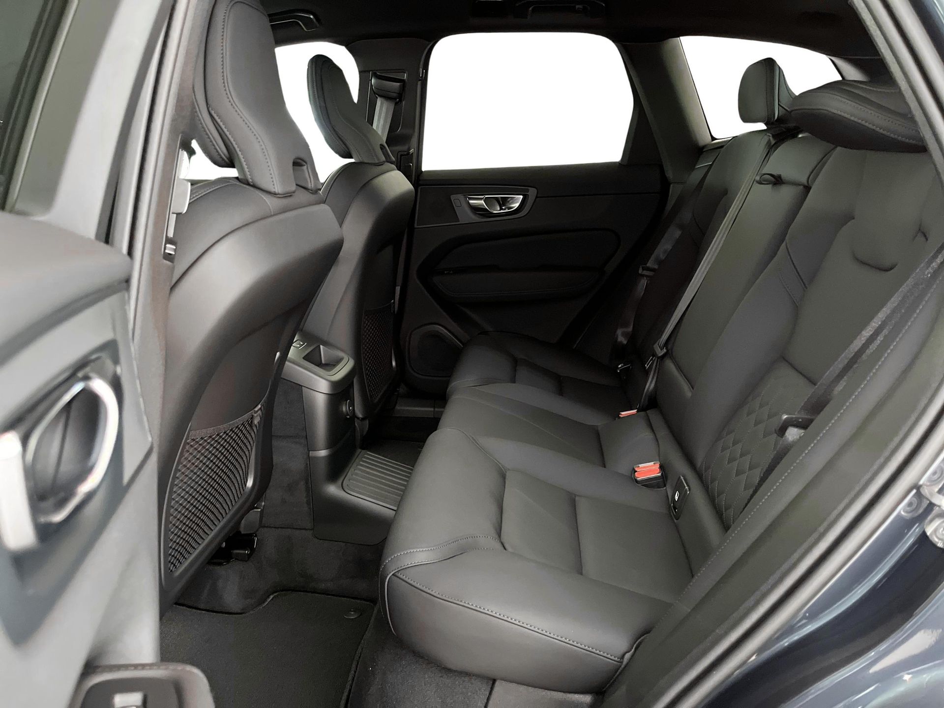 Volvo XC60 T6 Plus Dark Nordic Edition 2027, bild 7/10