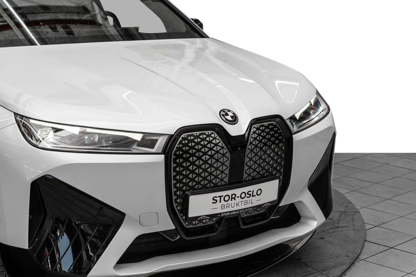 Bilde 2 av BMW iX xDrive40 xDrive40/Fully charge/Krok/Panorama/Lazer