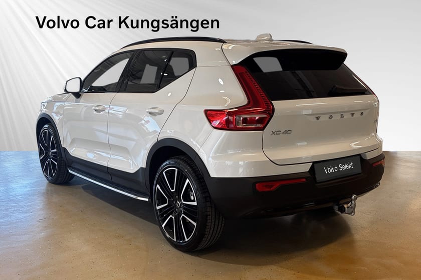 Bild 4 av Volvo XC40 B4 FWD Bensin Ultra Dark 21" Lounge Pixel Komfortstol Drag