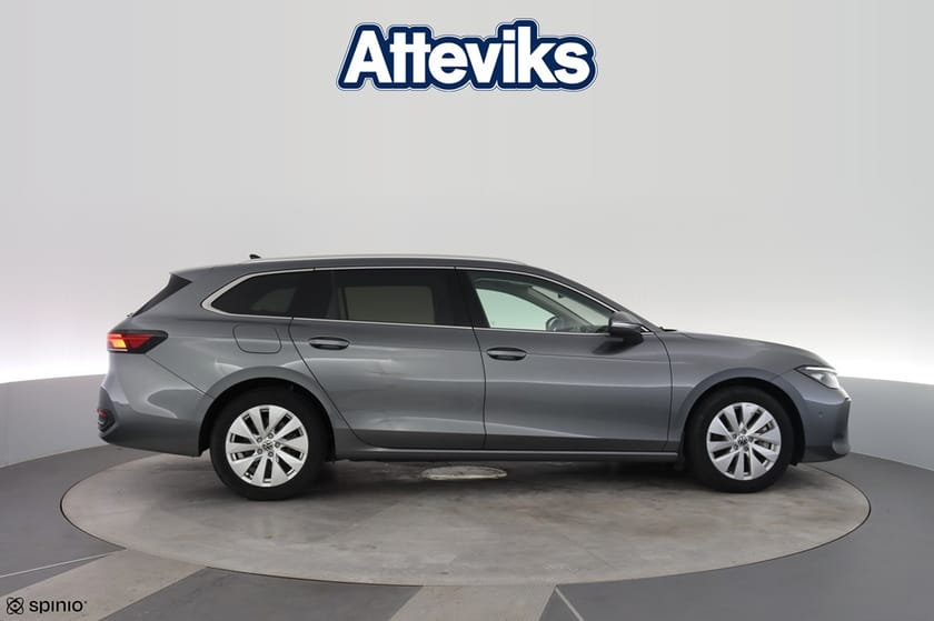 Bild 2 av Volkswagen Passat Variant eHybrid Plug-in Drag Kamera P-Värm Navi Rattvärme