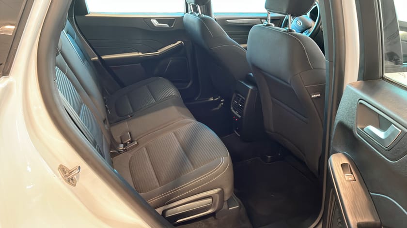 Bild 5 av Ford Kuga Plug-In Hybrid 2023.25MY, , TITANIUM MUK, NON SIP, PL från 3995kr/mån