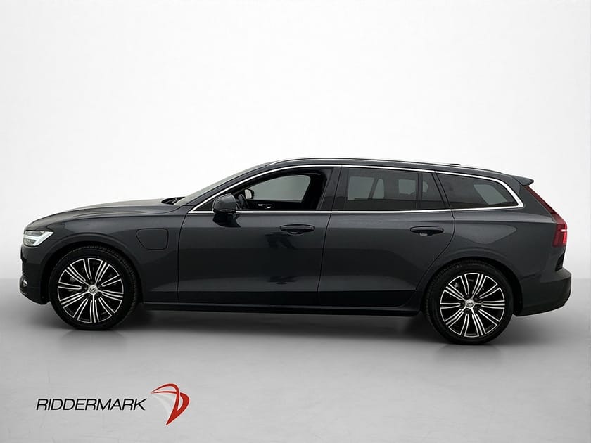 Bild 2 av Volvo V60 T8 AWD Inscription VOC Pano Drag Värm Kamera