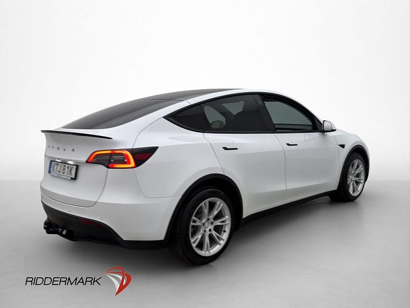 Bild 5 av Tesla Model Y Long Range AWD Värmepump Drag Autopilot MOMS