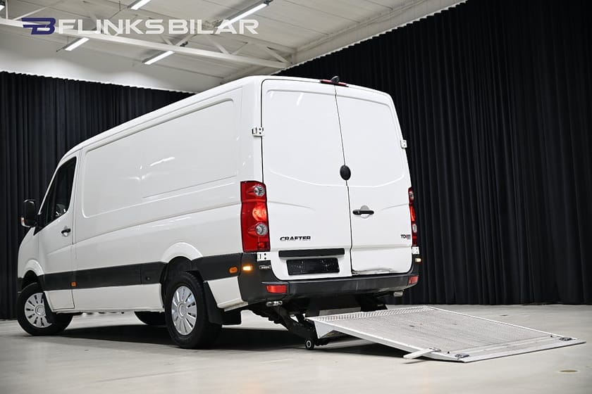 Bild 3 av Volkswagen Crafter 2.0 TDI 136HK Bakgavellyft|Värmare|Uppvärmt-skåp|Moms