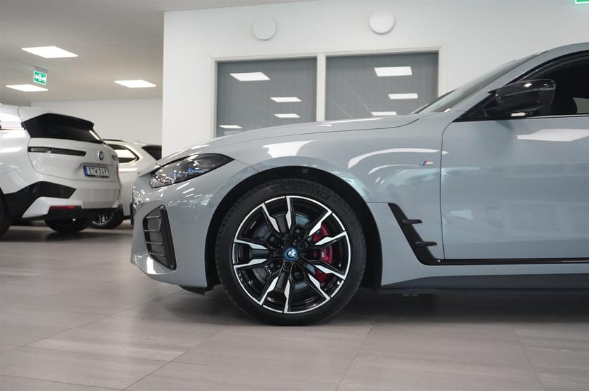 Bild 3 av BMW i4 M50 xDrive Gran Coupé M-Sport Pro Fully Charged DAP Taklucka hk Elstolar