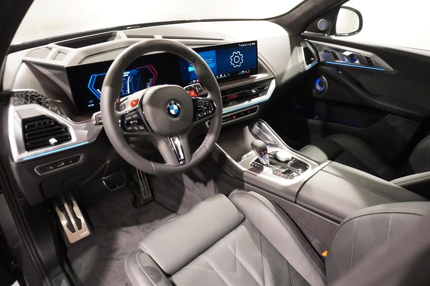 Bild 4 av BMW XM Label Red  Drag DA Pro B W HUD Comfort Paket
