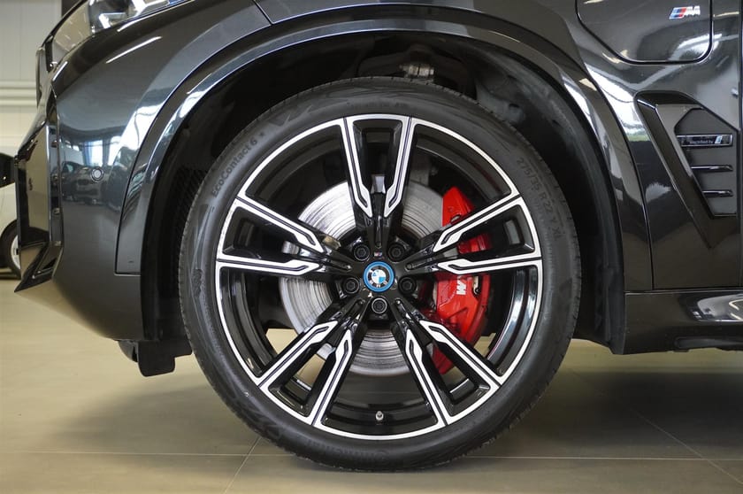 Bild 2 av BMW X5 xDrive50e M Sport Drag Panorama DAP PA Navi