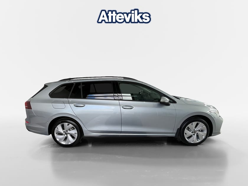 Bild 2 av Volkswagen Golf Sportscombi LIFE 1.5 eTSI 150 HK *Komfortpaket/Drag*