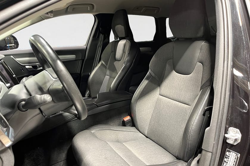 Bild 3 av Volvo V90 D4 190 HK AUT MOMENTUM VOC D-VÄRM NAVI KAMREM BYTT 18"