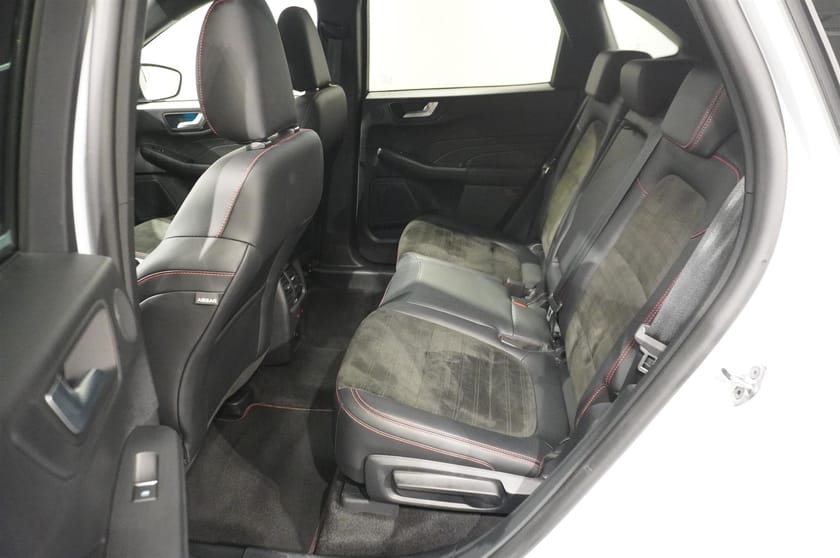 Bild 5 av Ford Kuga Plug-In Hybrid ST-Line Drag Kamera