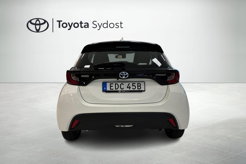 Bild 4 av Toyota Yaris Hybrid 5d. Active Automat Rattvärme Backkamera Adaptiv farthållare mm.
