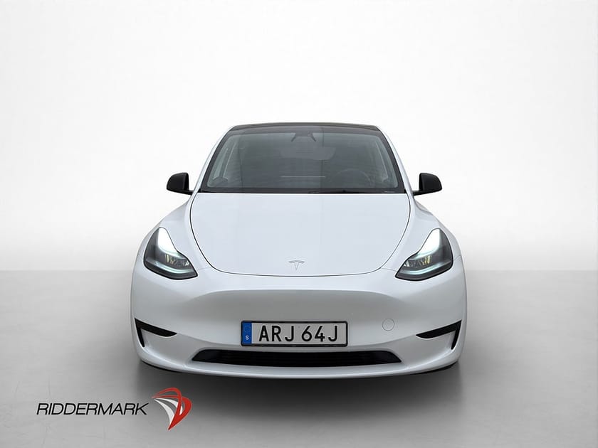Bild 4 av Tesla Model Y Standard Range RWD Pano Skinn Drag B-Kamera AP