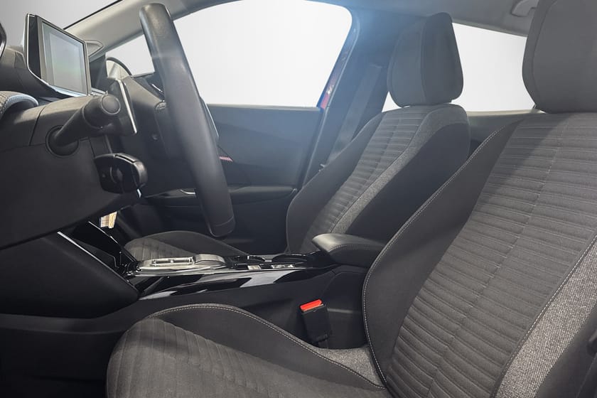 Bild 5 av Peugeot 2008 Automat 130hk låg skatt Nyservad