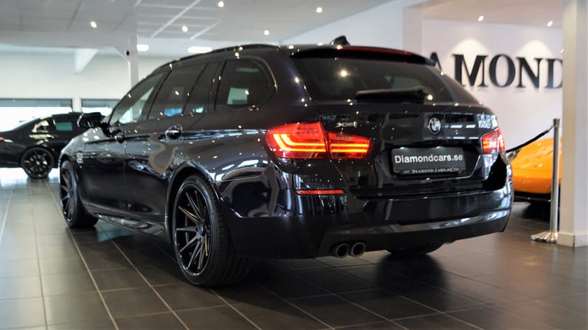 Bild 2 av BMW 530d xDrive Touring M-Sport ROHANA Pono Navi Drag kamera