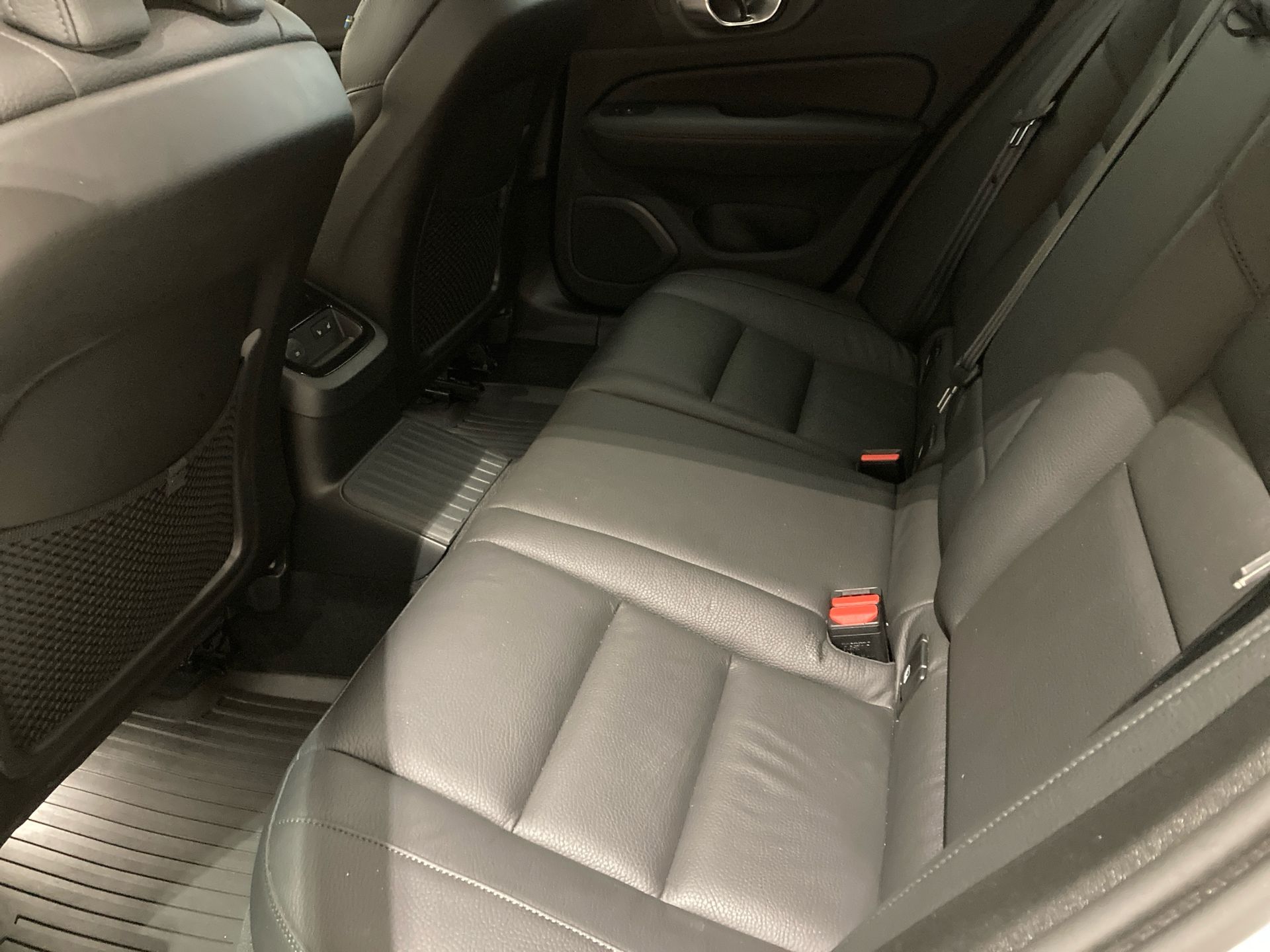 Volvo V60 T6 Plus Dark Nordic Edition 2026, bild 6/10