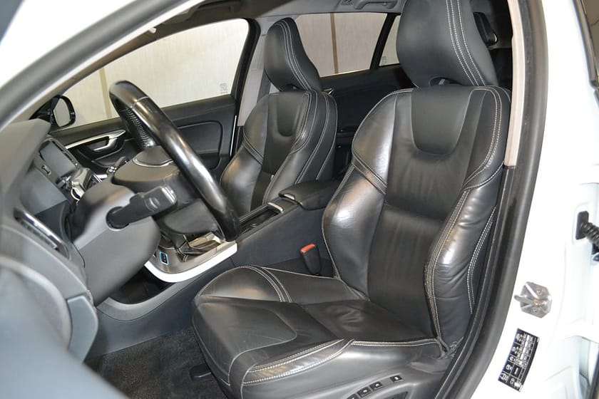Bild 5 av Volvo V60 D6 Plug-in Hybrid 283hk Summum AWD Aut Drag Navi