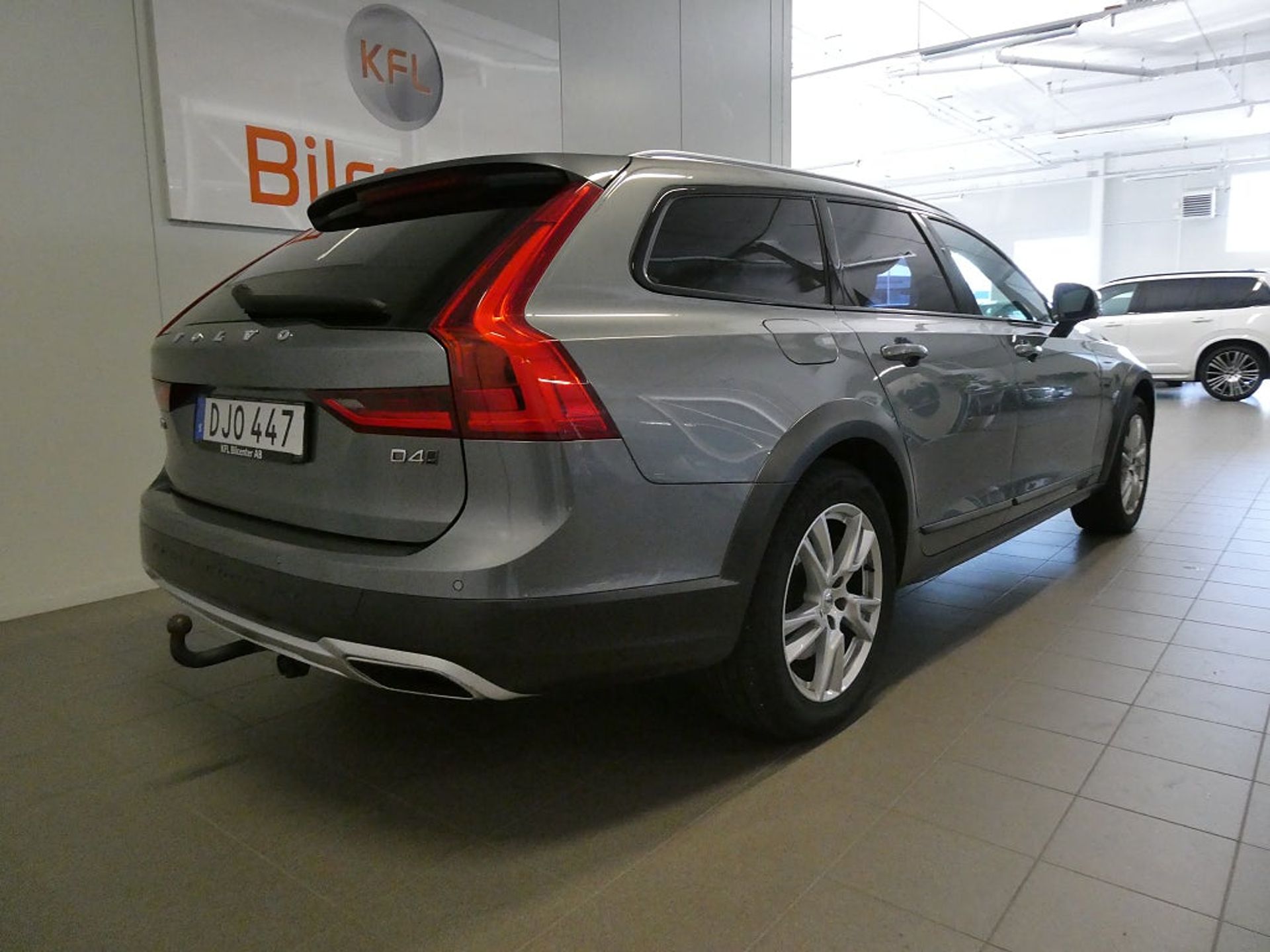 Volvo V90 Cross Country D4 AWD 2019, kuva 6/10
