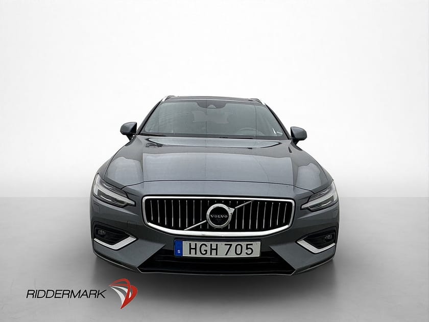 Bild 2 av Volvo V60 D4 Inscription VOC Pano H/K 360° HuD Skinn D-Värm
