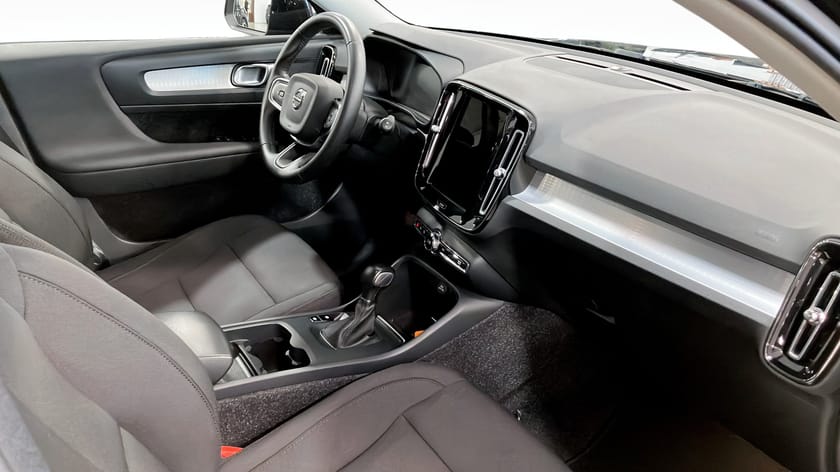 Bild 3 av Volvo XC40 T2 MOMENTUM | Bränsledriven värmare |