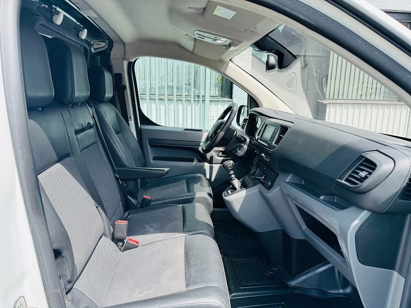 Bild 5 av Toyota Proace 1.6 D-4D 116HK SKÅP / DRAG / VÄRMARE / LEASEBAR