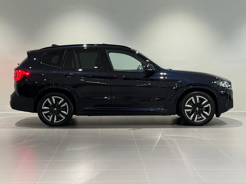 Bild 3 av BMW iX3 Charged M Sport Drag Adpt Farth Panorama Elstolar