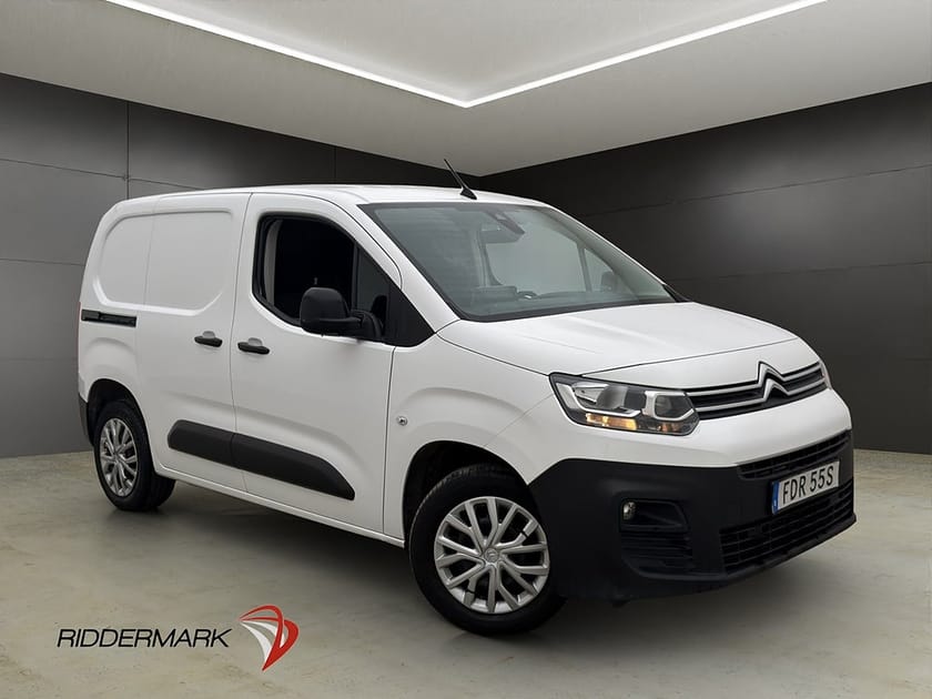 Bild 1 av Citroën Berlingo Van 131hk Värmare Dragkrok Kamera CARPLAY Moms
