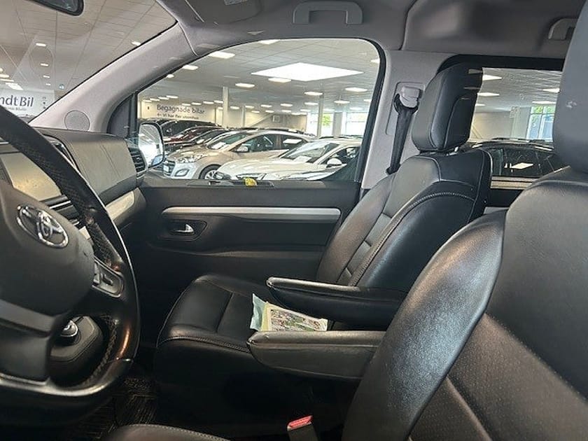 Bild 4 av Toyota Proace Verso 2.0 Premium 8 Sits / Fullt Utrustad / Drag / Värmare