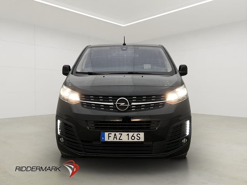 Bild 5 av Opel Vivaro Skåpbil IP L2 Ny-Kamrem Värm HUD Drag Kamera CARPLAY Moms