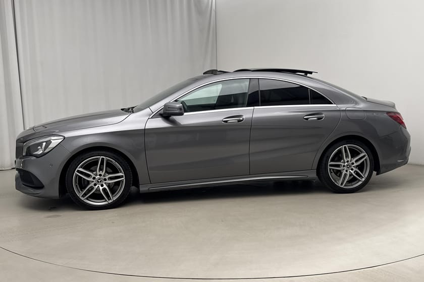 Bild 2 av Mercedes-Benz CLA 200 Coupé C117 (156hk) AMG Line Panorama