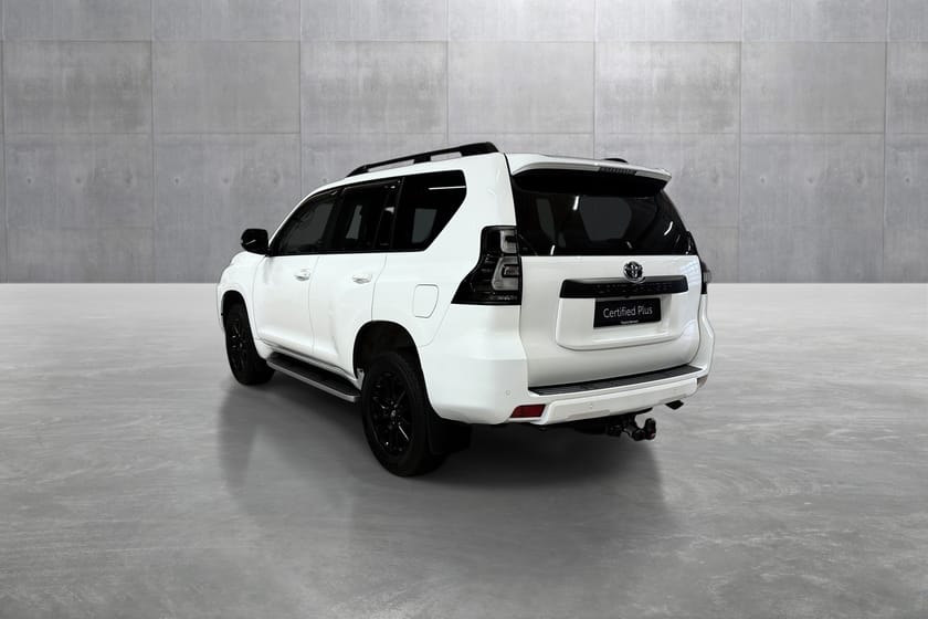 Bilde 3 av Toyota Land Cruiser 5-dørs 2.8 Diesel High Power D-4D Aut. 6 gir 4x4 VX Black